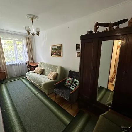 затишна 2 кімнатна Truskawez