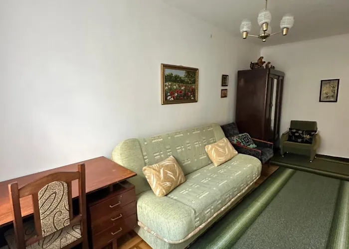 затишна 2 кімнатна Apartman *